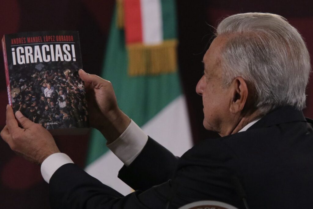 Tensión electoral: Magistrado desafía al INE por queja contra AMLO y su libro «¡Gracias!»